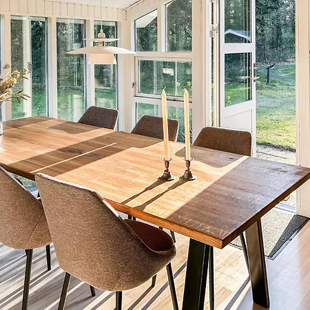 Casa de Férias Stunning Home In Hojslev With Wifi *