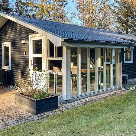 Stunning Home In Hojslev With Wifi *