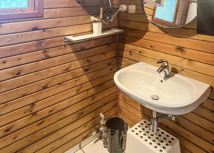 Дом отдыха 3 Bedroom Awesome In *